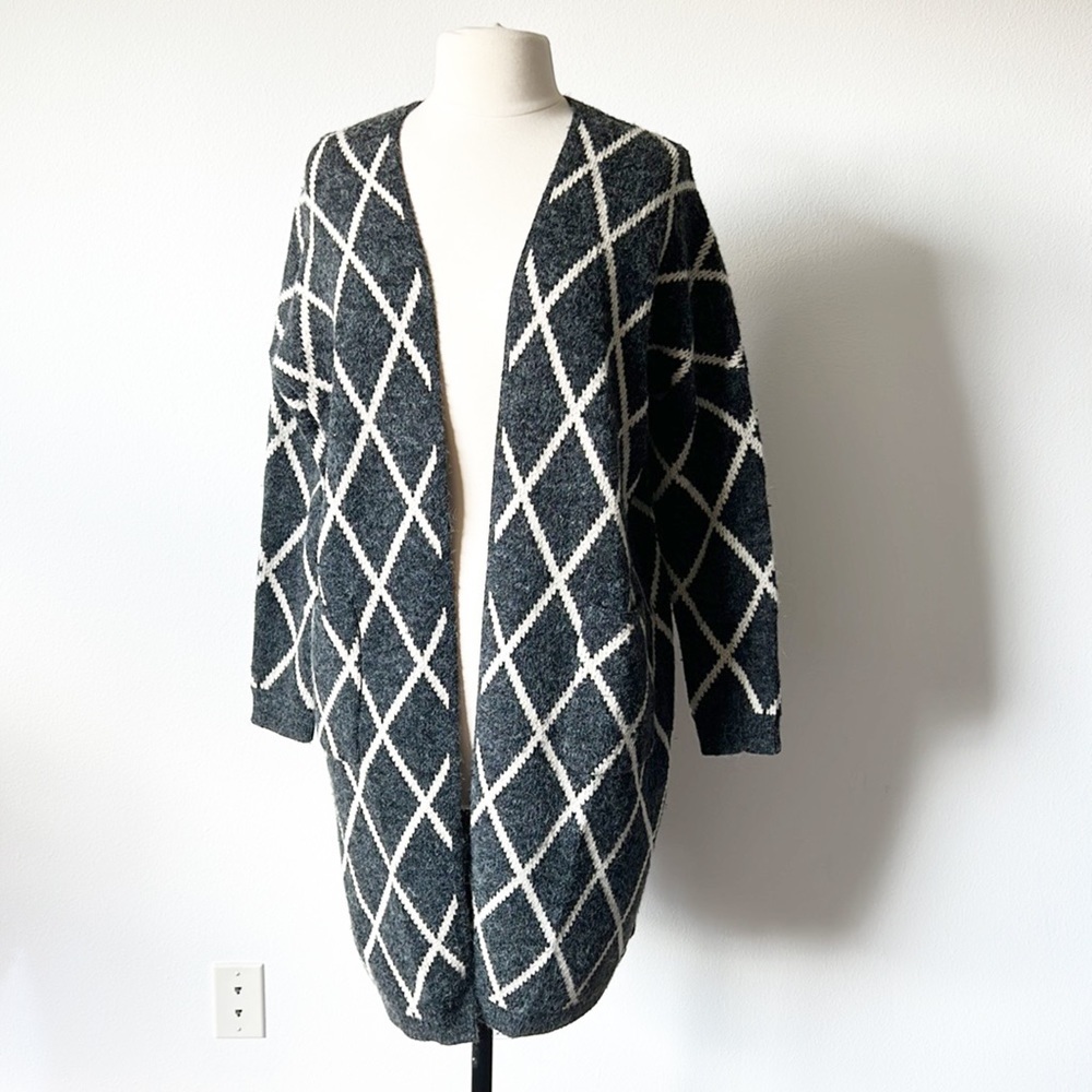 La Vie 89 Open Cardigan Sweater